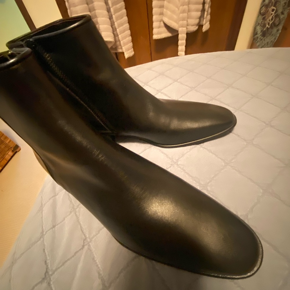 Gorgeous black leather boots by The Kooples-never worn outside. Original box/bag - Picture 11 of 15